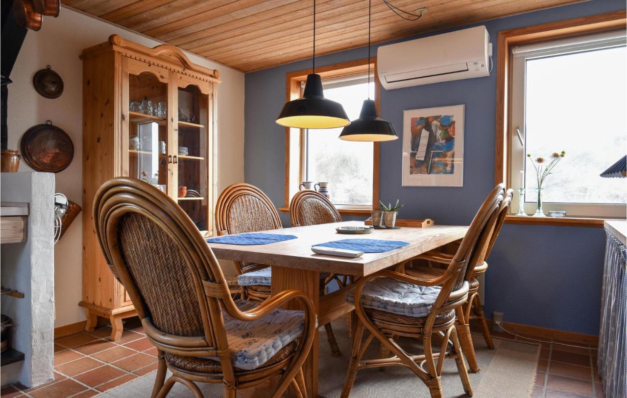 2 Bedroom Amazing Home In Lemvig Norby  Экстерьер фото