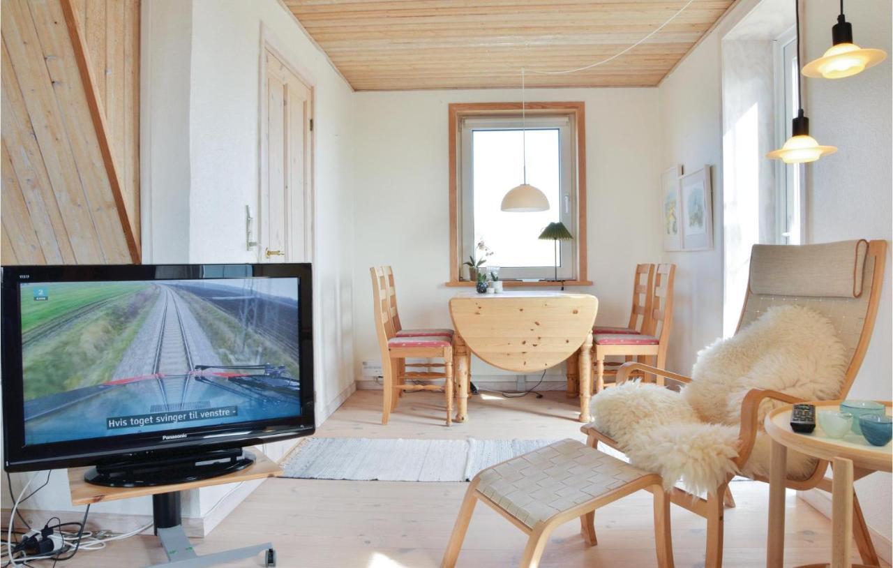 2 Bedroom Amazing Home In Lemvig Norby  Экстерьер фото